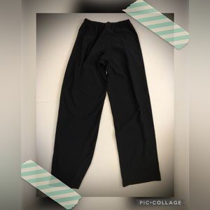 (2)Lucy Black jogger pants